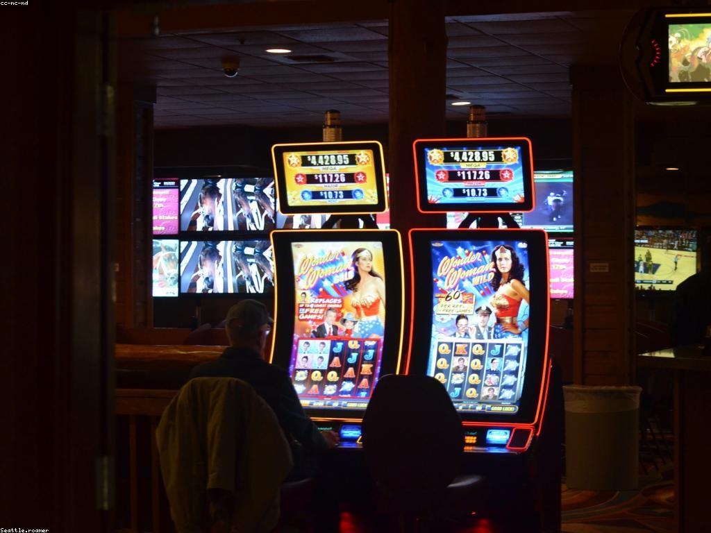 ស្លុតអនឡាញ: ការប្រកួតប្រជែងនិងយុទ្ធសាស្ត្រដើម្បីឈ្នះ