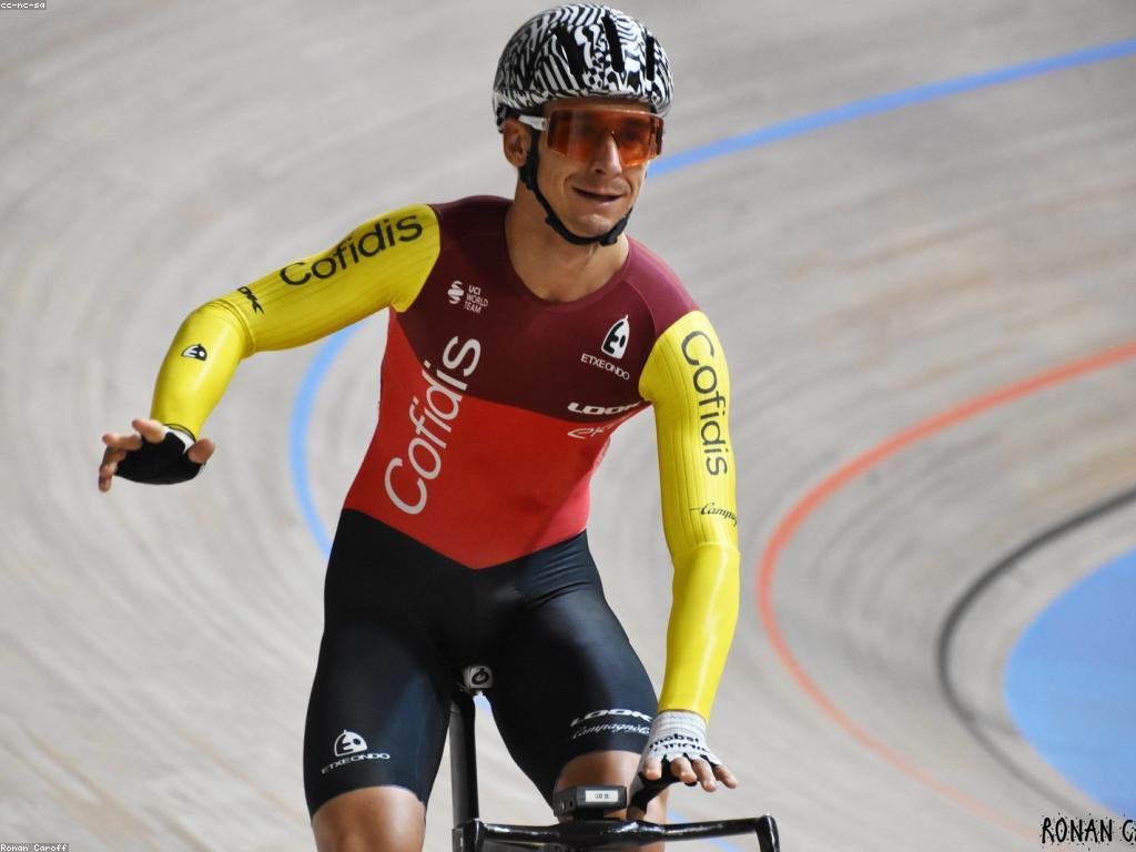 ការប្រកួតនិងពានរង្វាន់: ការវាយតម្លៃលើសមត្ថភាពនិងភាពជោគជ័យ