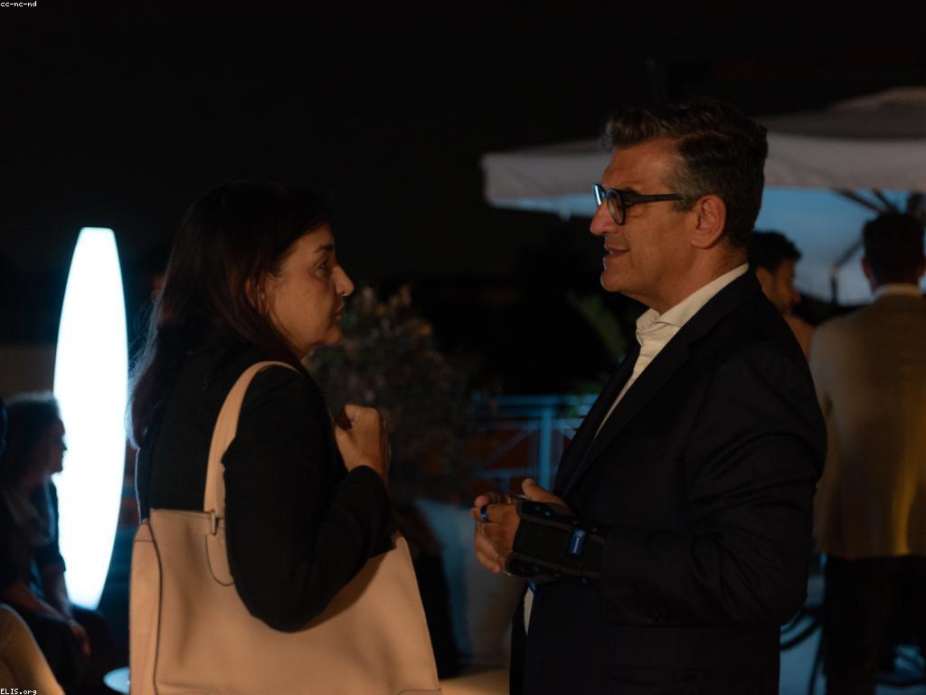 ព័ត៌មានសុីជី៖ ការពិចារណាពីការផ្លាស់ប្តូរ និងអនាគត